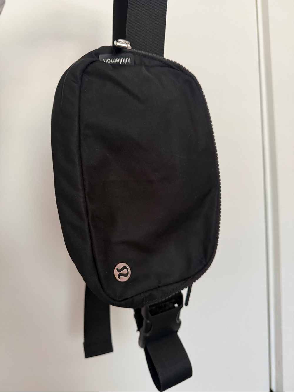 Lululemon Everywhere Sling Belt Bag Black - Picture 7 of 7
